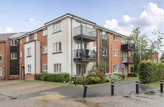 Cavendish Drive, Locks Heath, Hampshire, SO31 - Charters