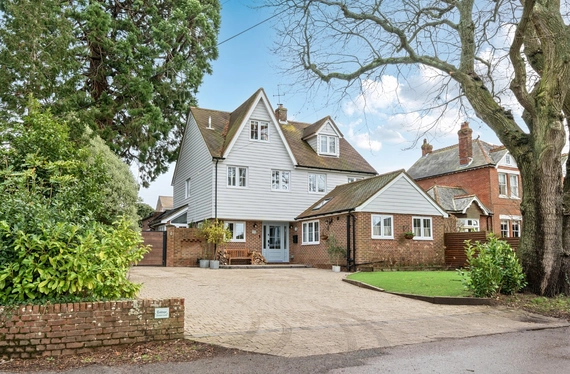 Green Lane, Lower Swanwick, Southampton, Hampshire, SO31 - Charters