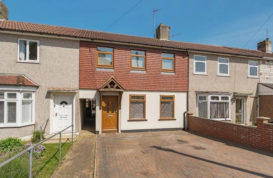 Tipner Lane, Portsmouth, Hampshire, PO2 - Charters
