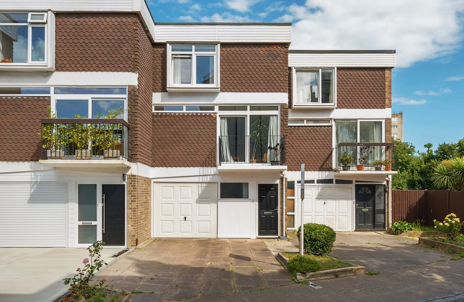Clarendon Road, Southsea, Hampshire, PO5 - Charters