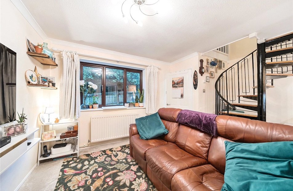 Broad Ha'penny, Wrecclesham, Farnham, Surrey, GU10 - Charters
