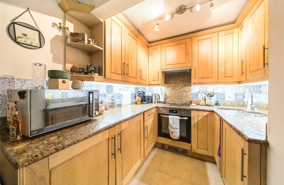 Broad Ha'penny, Wrecclesham, Farnham, Surrey, GU10 - Charters