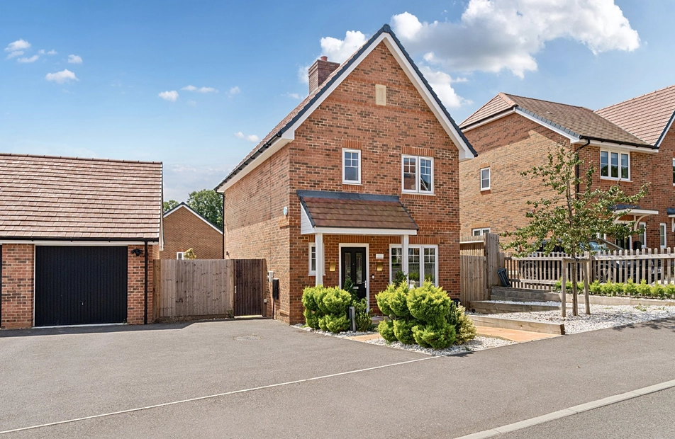 Armsworth Way, Farnham, Surrey, GU9 - Charters