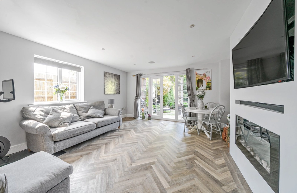 Ridgway Road, Farnham, Surrey, GU9 - Charters