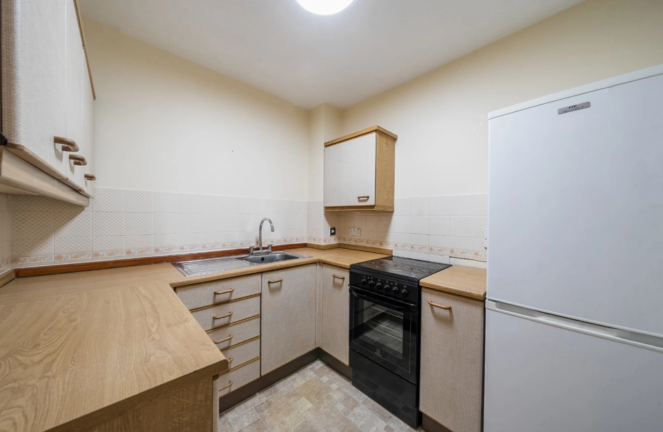 Abbey Street, Farnham, Surrey, GU9 - Charters
