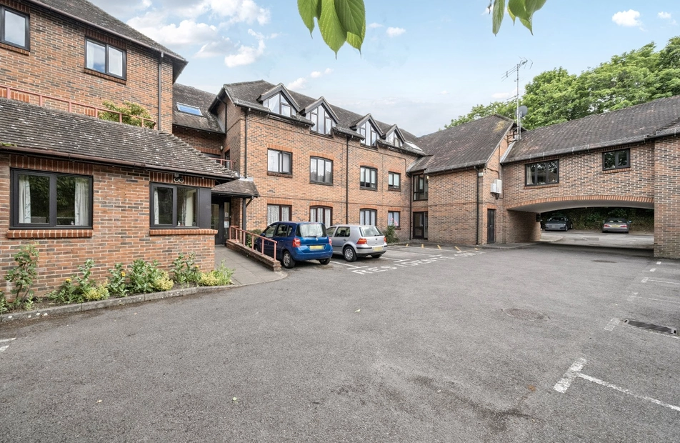 Abbey Street, Farnham, Surrey, GU9 - Charters