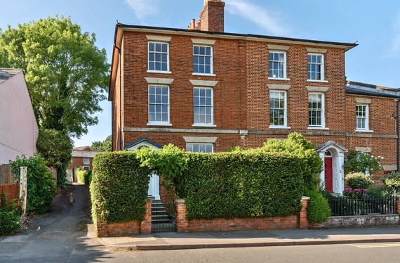 Guildford Road, Farnham, Surrey, GU9 - Charters