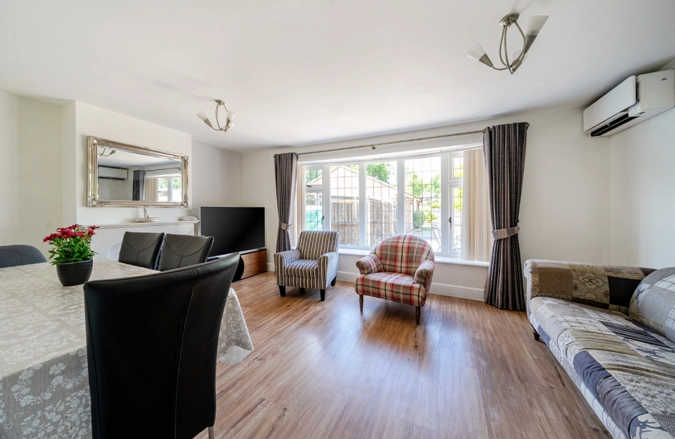 White Lane, Ash Green, Aldershot, Surrey, GU12 - Charters