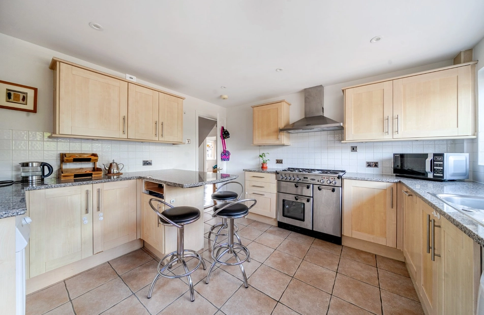 White Lane, Ash Green, Aldershot, Surrey, GU12 - Charters