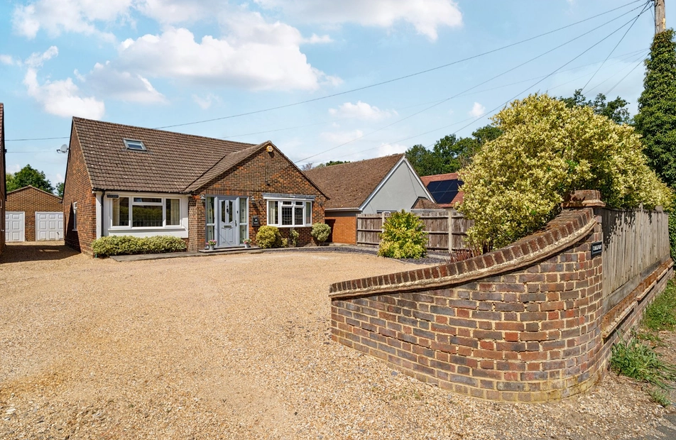 White Lane, Ash Green, Aldershot, Surrey, GU12 - Charters
