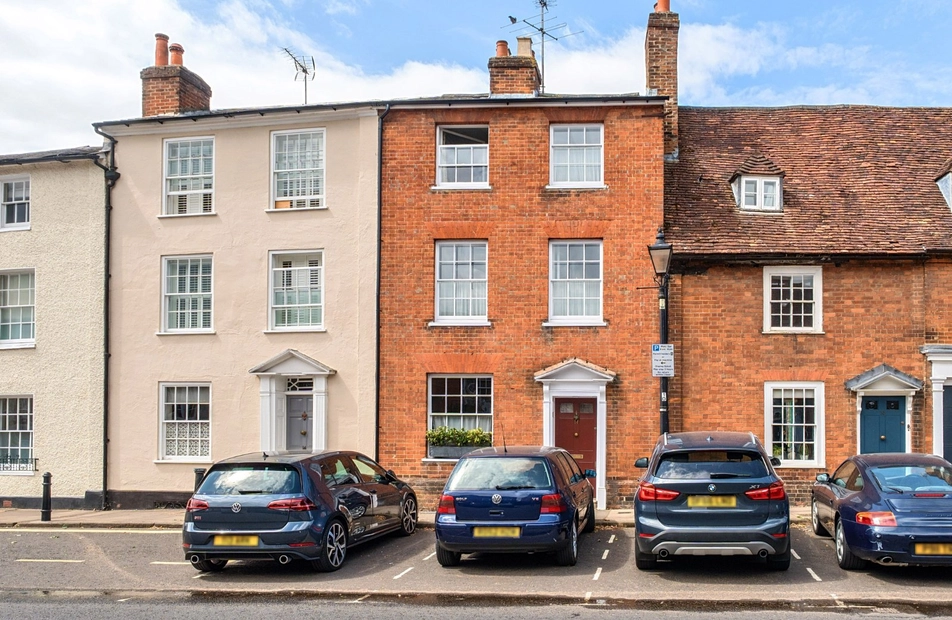 Castle Street, Farnham, Surrey, GU9 - Charters