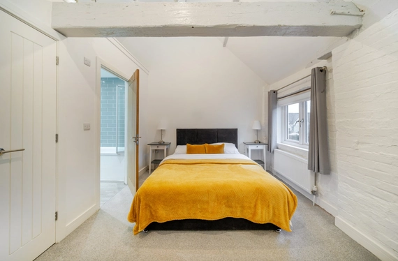 West Street, Farnham, Surrey, GU9 - Charters