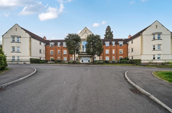 Bromfield Place, Fleet, Hampshire, GU51 - Charters