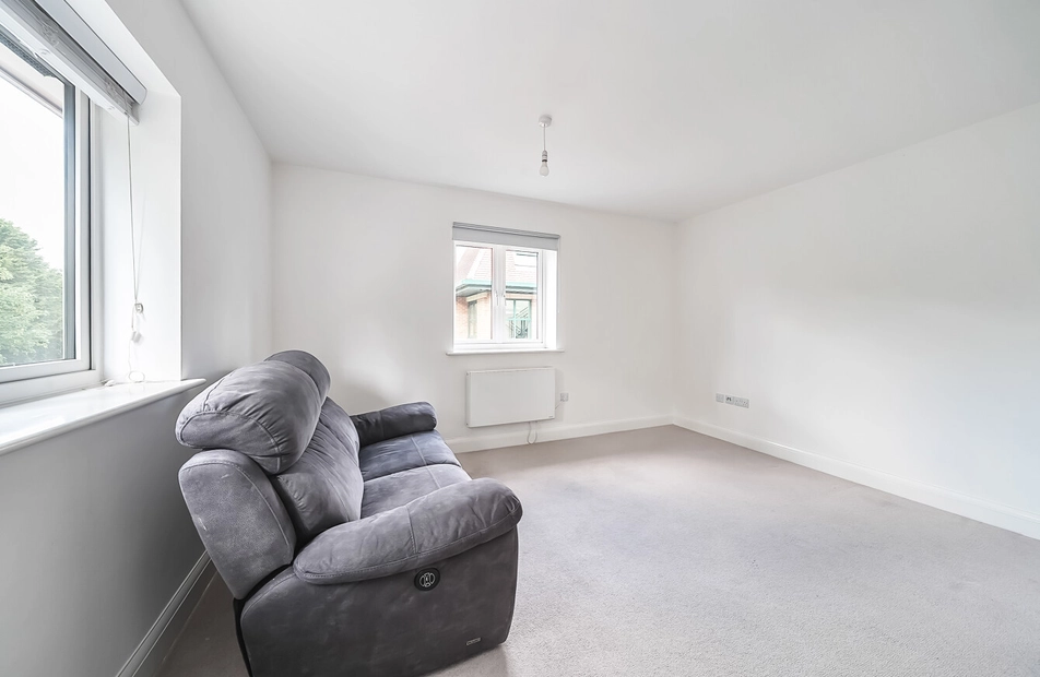 Minley Road, Fleet, Hampshire, GU51 - Charters