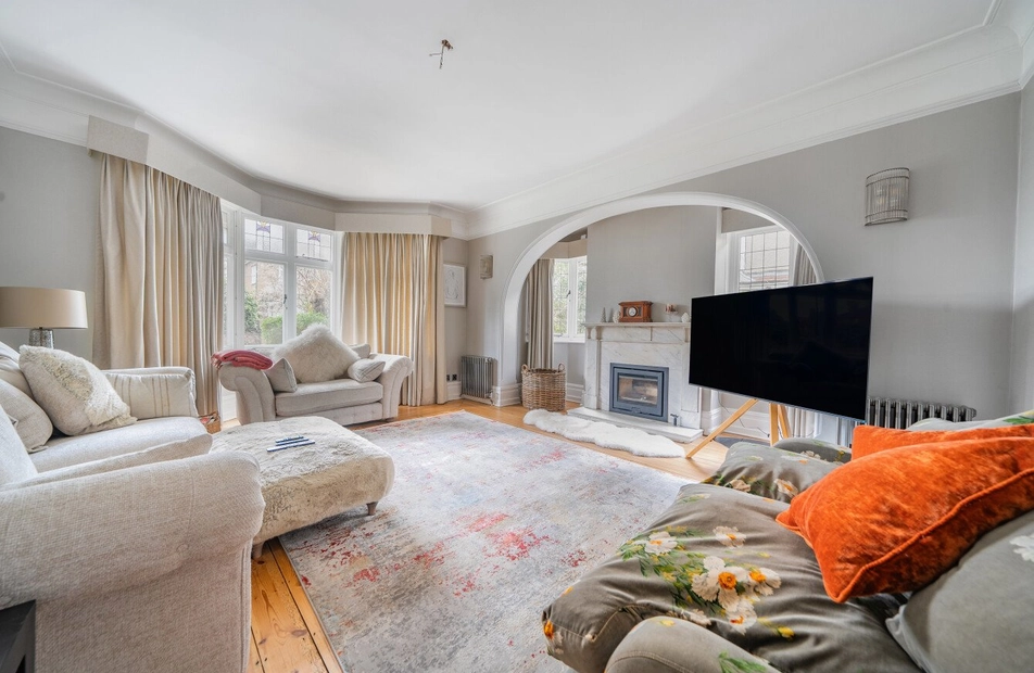 Westbourne Crescent, Highfield, Southampton, Hampshire, SO17 - Charters