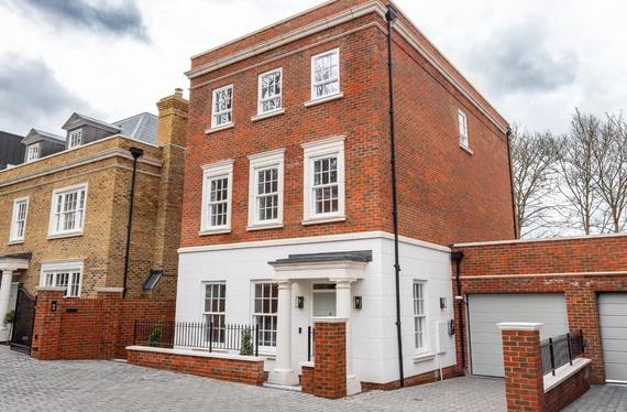 Brunswick Gardens, 31 Chilbolton Avenue, Winchester, Hampshire, SO22 - Charters