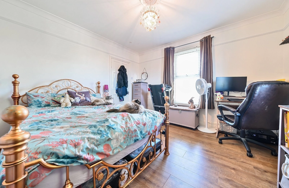 Colenso Road, Fareham, Hampshire, PO16 - Charters