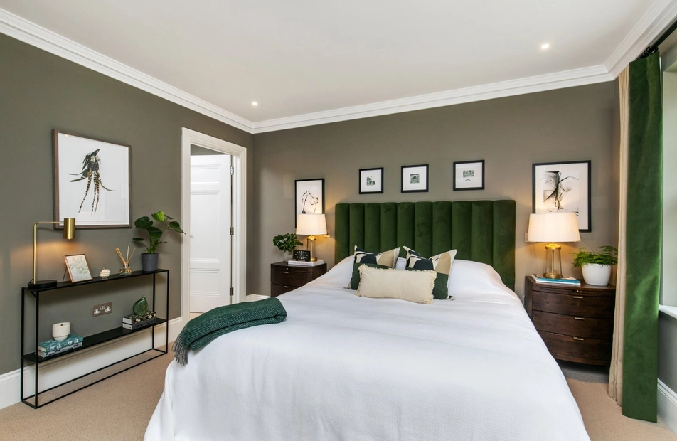 Wickham Fields, Hazeley Road, Twyford, Hampshire, SO21 - Charters