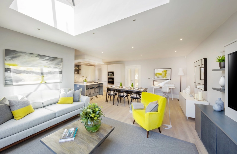 Wickham Fields, Hazeley Road, Twyford, Hampshire, SO21 - Charters