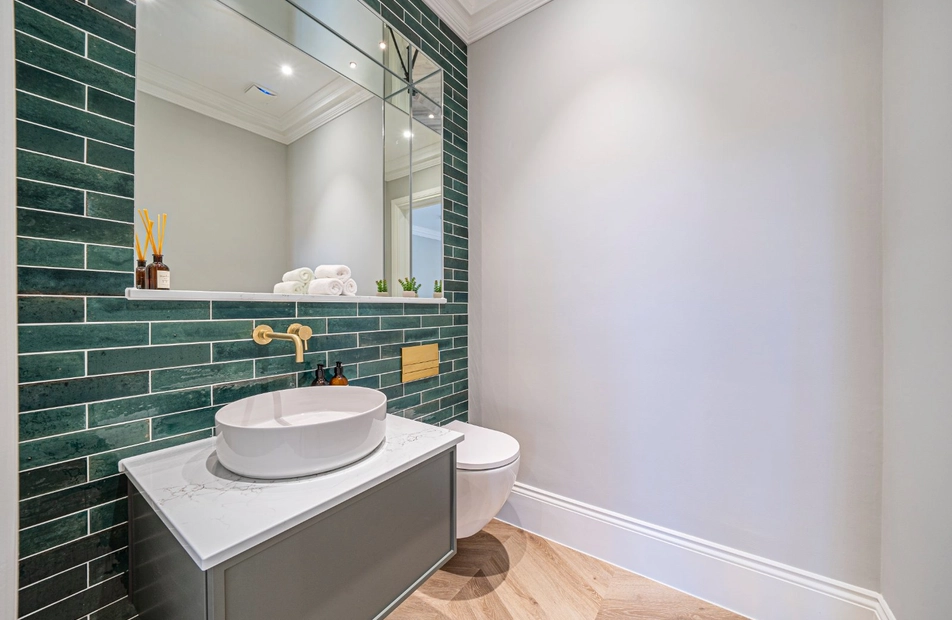 Wickham Fields, Hazeley Road, Twyford, Hampshire, SO21 - Charters