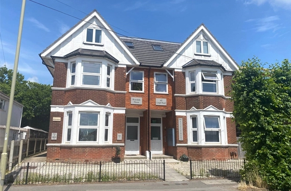 Leigh Road, Eastleigh, Hampshire, SO50 - Charters