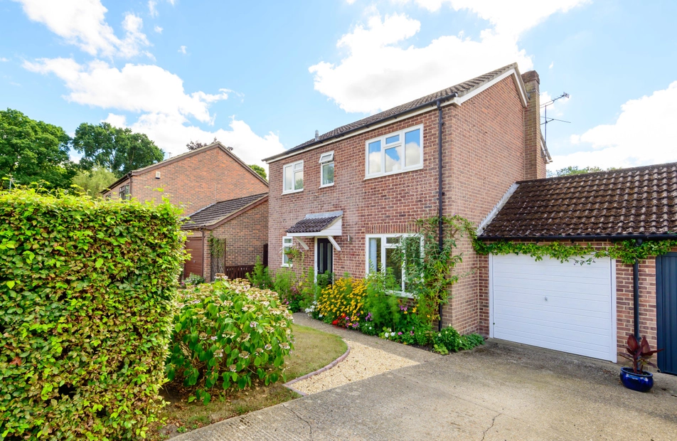 Lodge Vale, East Wellow, Romsey, Hampshire, SO51 - Charters