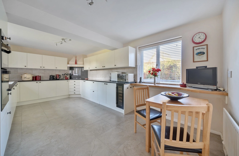 Newtown Road, Awbridge, Hampshire, SO51 - Charters
