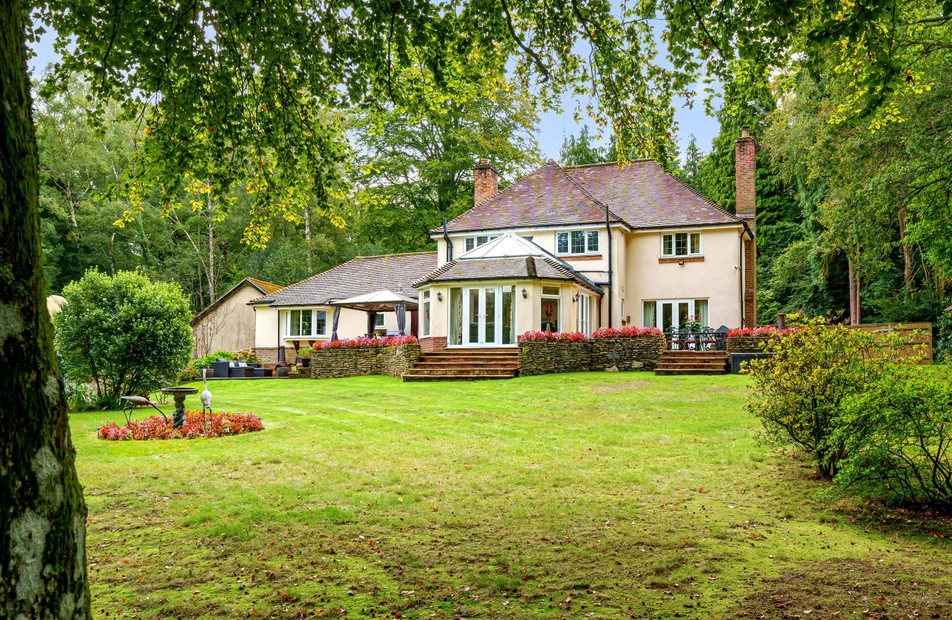 Straight Mile, Ampfield, Romsey, Hampshire, SO51 - Charters