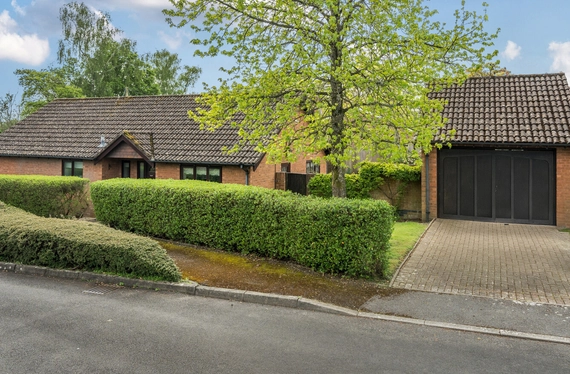 Old Cottage Close, West Wellow, Romsey, SO51 - Charters