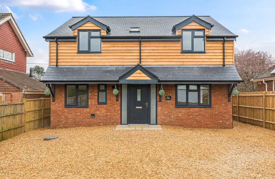 Rowden Close, West Wellow, Romsey, SO51 - Charters