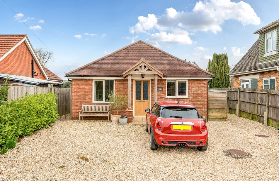 South Lane, Nomansland, Salisbury, SP5 - Charters