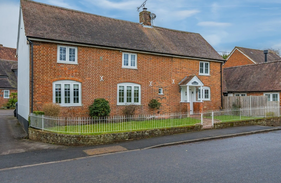 Romsey Road, Whiteparish, Salisbury, Wiltshire, SP5 - Charters