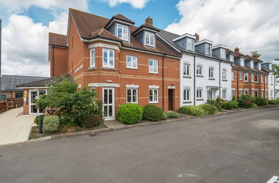 Alma Road, Romsey, Hampshire, SO51 - Charters