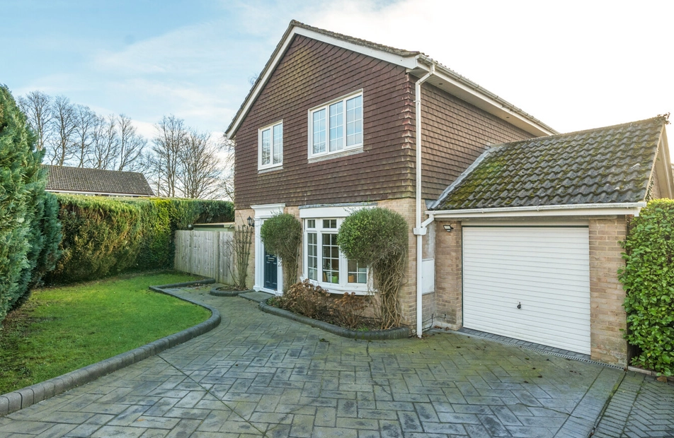 Bedwell Close, Rownhams, Southampton, Hampshire, SO16 - Charters