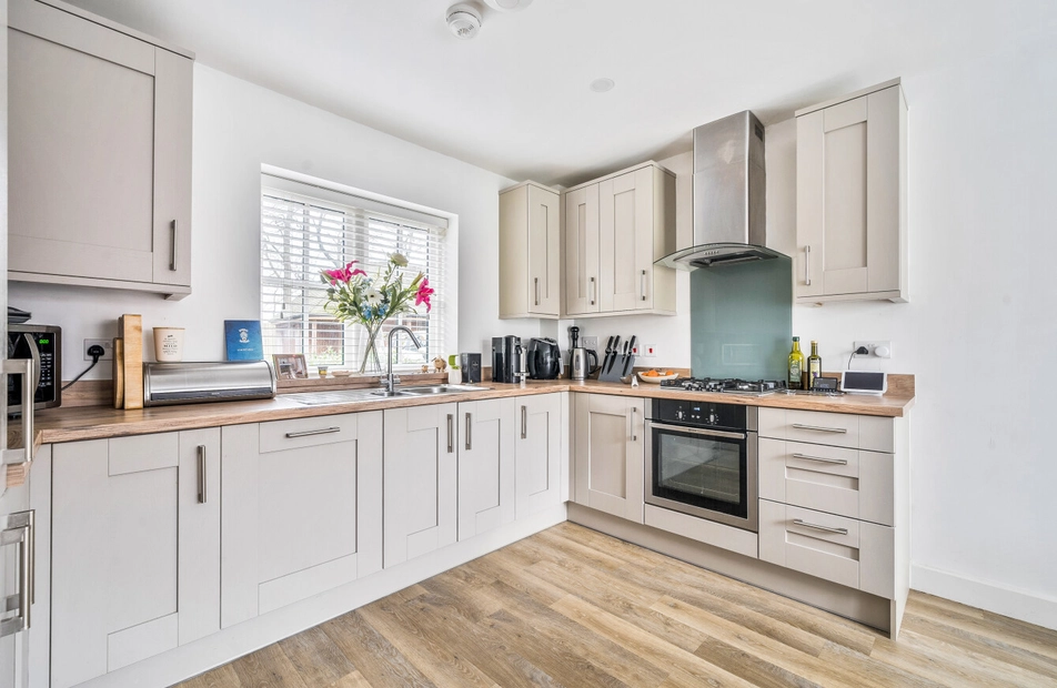 Baroona Close, Romsey, Hampshire, SO51 - Charters