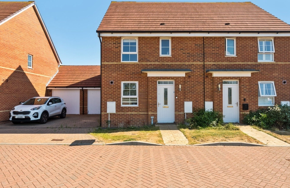 Dowling Crescent, Ampfield, Romsey, Hampshire, SO51 - Charters