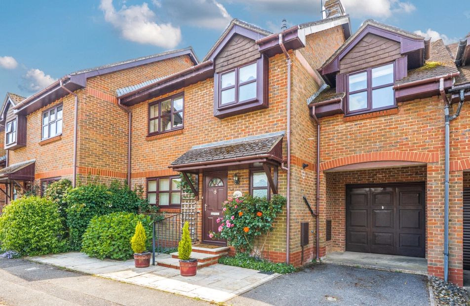 Riverside Gardens, Romsey, Hampshire, SO51 - Charters