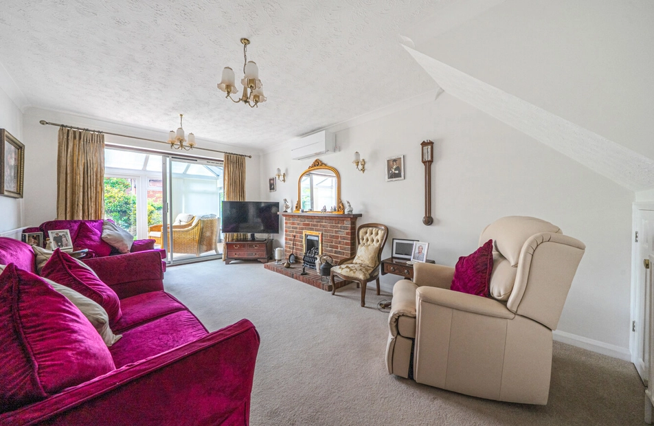 Riverside Gardens, Romsey, Hampshire, SO51 - Charters