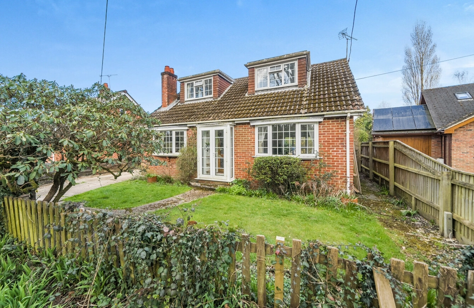 Fletchwood Lane, Totton, Southampton, Hampshire, SO40 - Charters