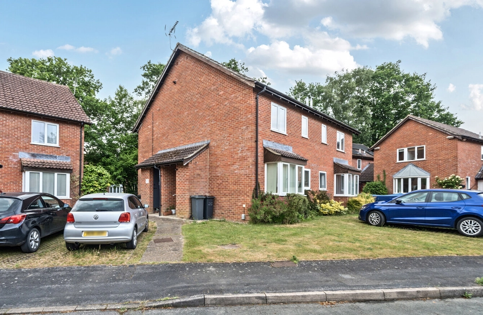 Tottehale Close, North Baddesley, Southampton, Hampshire, SO52 - Charters