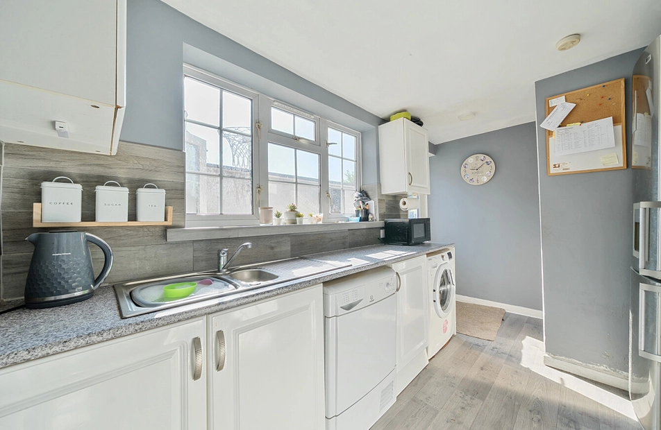 Ringwood Road, Totton, Southampton, SO40 - Charters