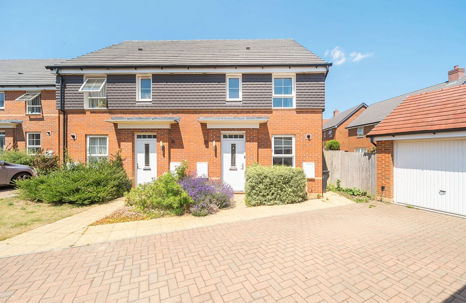 Doris Bunting Road, Ampfield, Romsey, Hampshire, SO51 - Charters