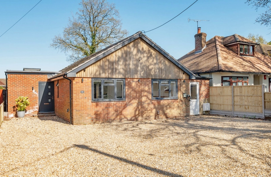 Rownhams Lane, North Baddesley, Southampton, Hampshire, SO52 - Charters