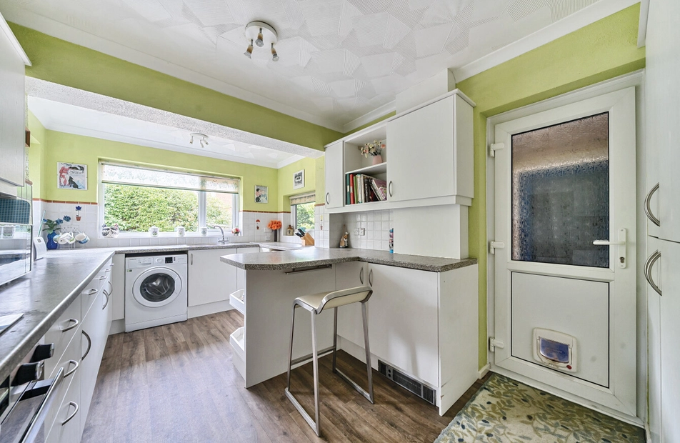Barton Close, Romsey, Hampshire, SO51 - Charters