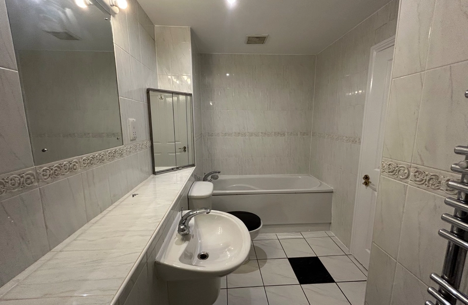 Canute Road, Southampton, SO14 - Charters