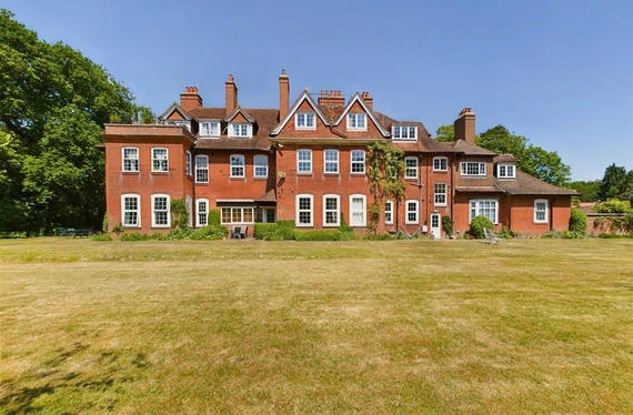 Netley Hill Estate, Southampton, Hampshire, SO19 - Charters