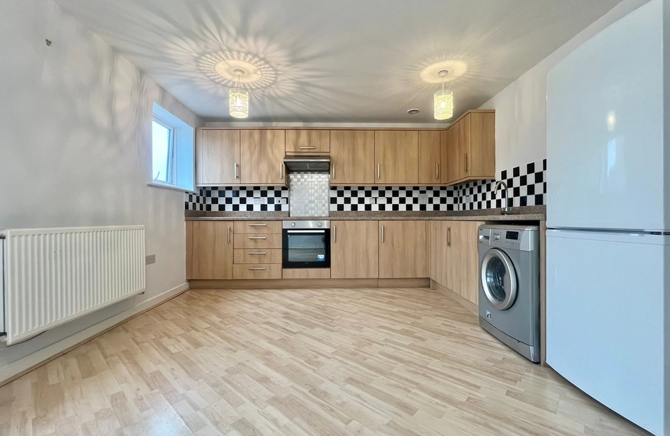 Hinkler Road, Southampton, Hampshire, SO19 - Charters