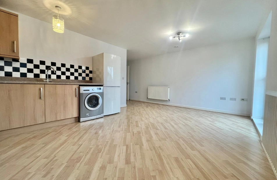 Hinkler Road, Southampton, Hampshire, SO19 - Charters