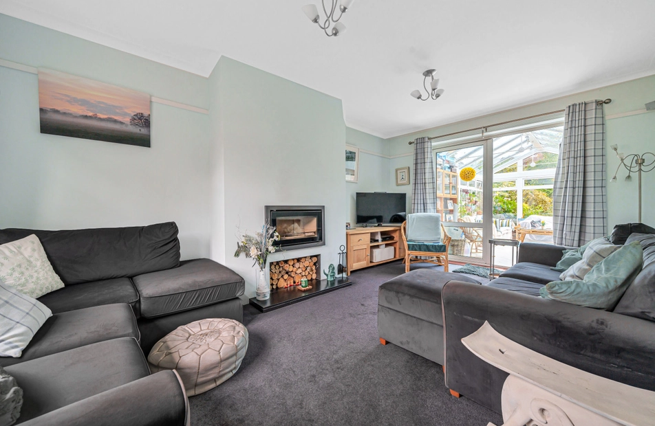 Ethelburt Avenue, Bassett Green, Southampton, Hampshire, SO16 - Charters