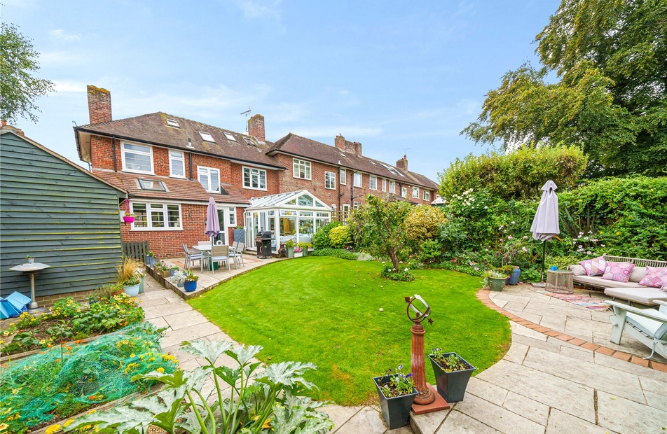 Ethelburt Avenue, Bassett Green, Southampton, Hampshire, SO16 - Charters